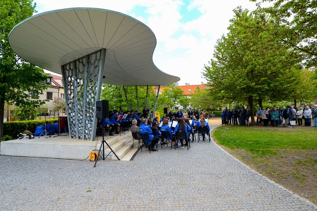 Slavnosti svobody 2019 - Pietní akt na počest padlých čs. letců z Doubravky (foto: M. Pecuch, 3.5.2019)