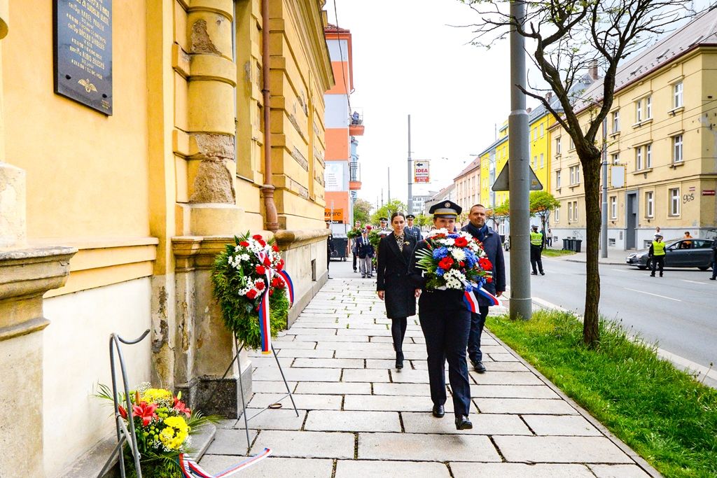 Slavnosti svobody 2019 - Pietní akt na počest padlých čs. letců z Doubravky (foto: M. Pecuch, 3.5.2019)