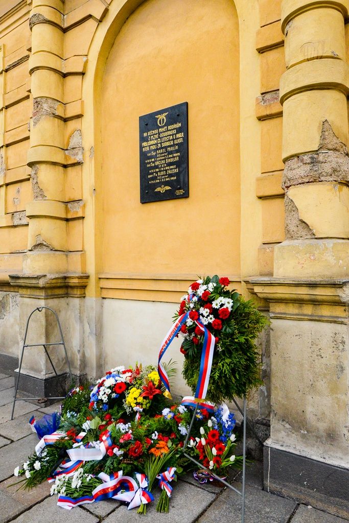Slavnosti svobody 2019 - Pietní akt na počest padlých čs. letců z Doubravky (foto: M. Pecuch, 3.5.2019)