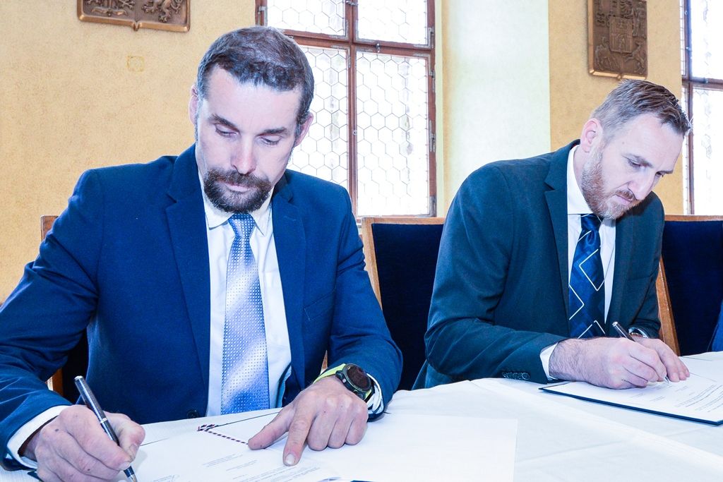 Podpis memoranda o podpoře sportovních akademií (foto: M. Pecuch, 13.5.2019)