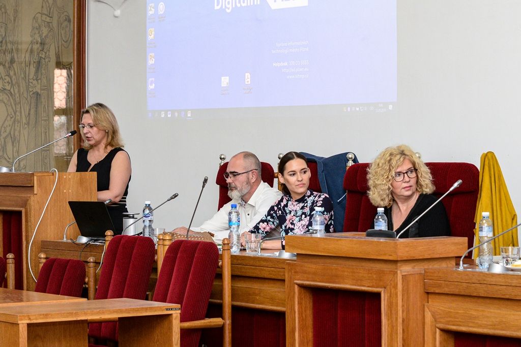 Kyberkriminalita byla tématem setkání ředitelů škol a metodiků prevence (foto: M. Pecuch, 23.5.2019)