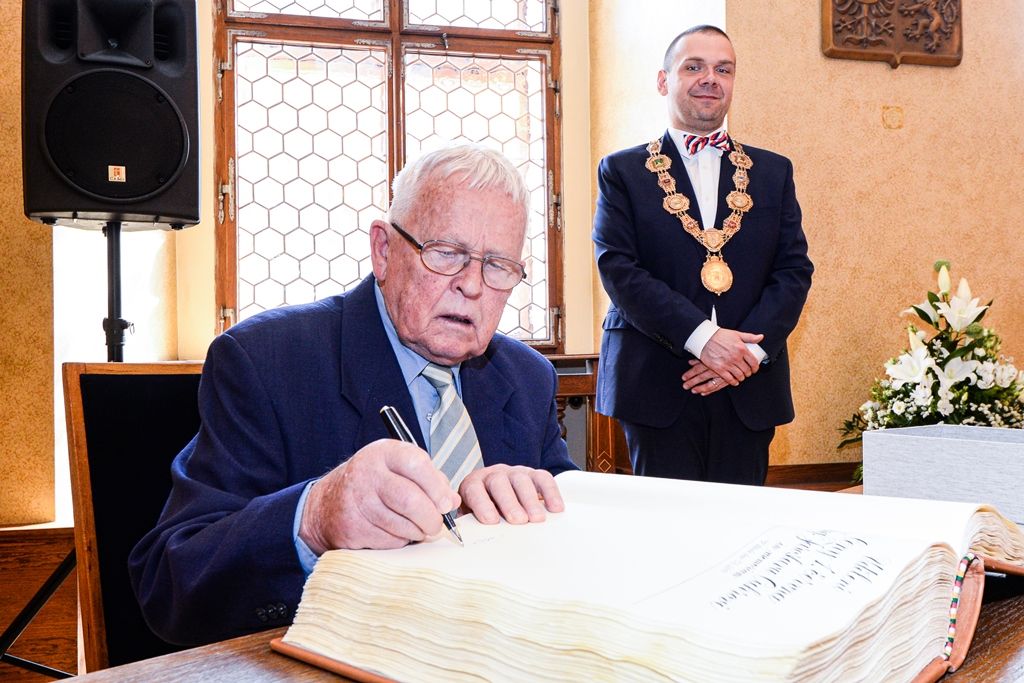 Cenu 1. června získal Jaroslav Cuhra in memoriam (foto: M. Pecuch, 1.6.2019)
