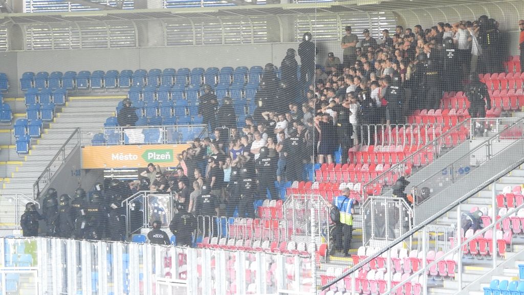 Zásah při střelbě na fotbalovém stadionu cvičilo přes 300 osob (foto: L. Jarolím, 4.6.2019)
