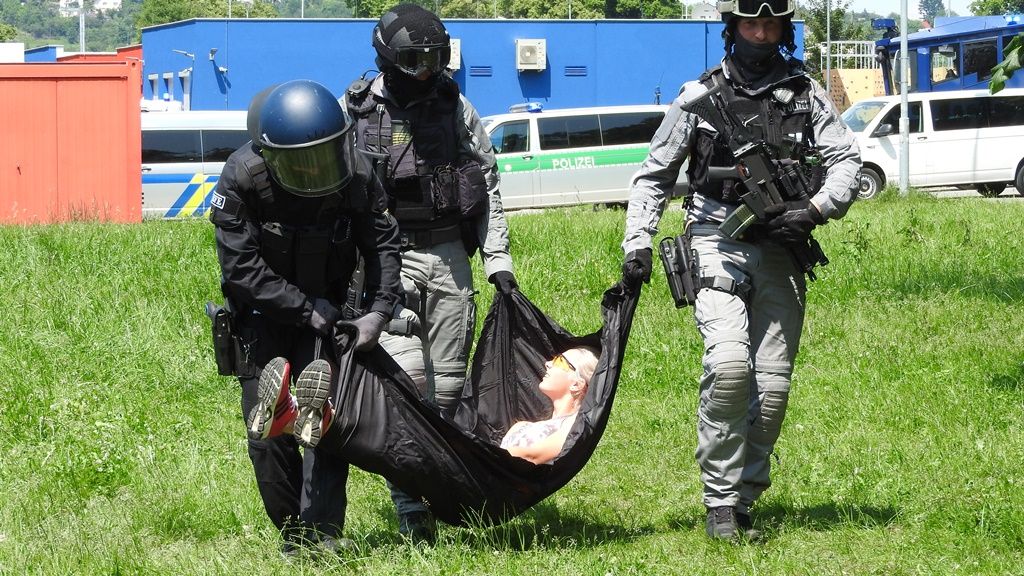 Zásah při střelbě na fotbalovém stadionu cvičilo přes 300 osob (foto: L. Jarolím, 4.6.2019)