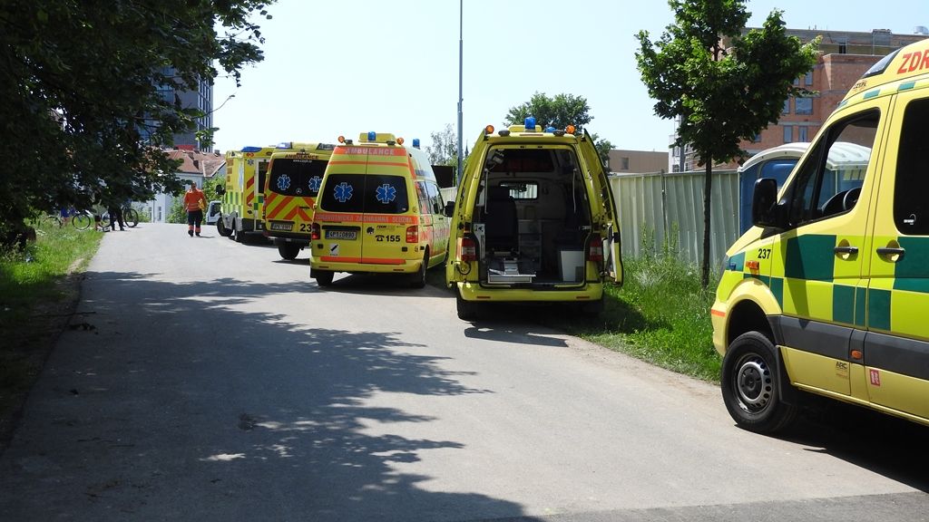 Zásah při střelbě na fotbalovém stadionu cvičilo přes 300 osob (foto: L. Jarolím, 4.6.2019)