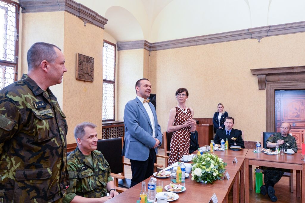 Přijetí velitelů posádkových velitelství na plzeňské radnici (foto: M. Pecuch, 11.6.2019)