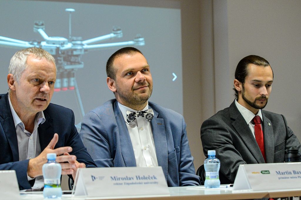 Čidla dronů (foto: M. Pecuch, 13.6.2019)