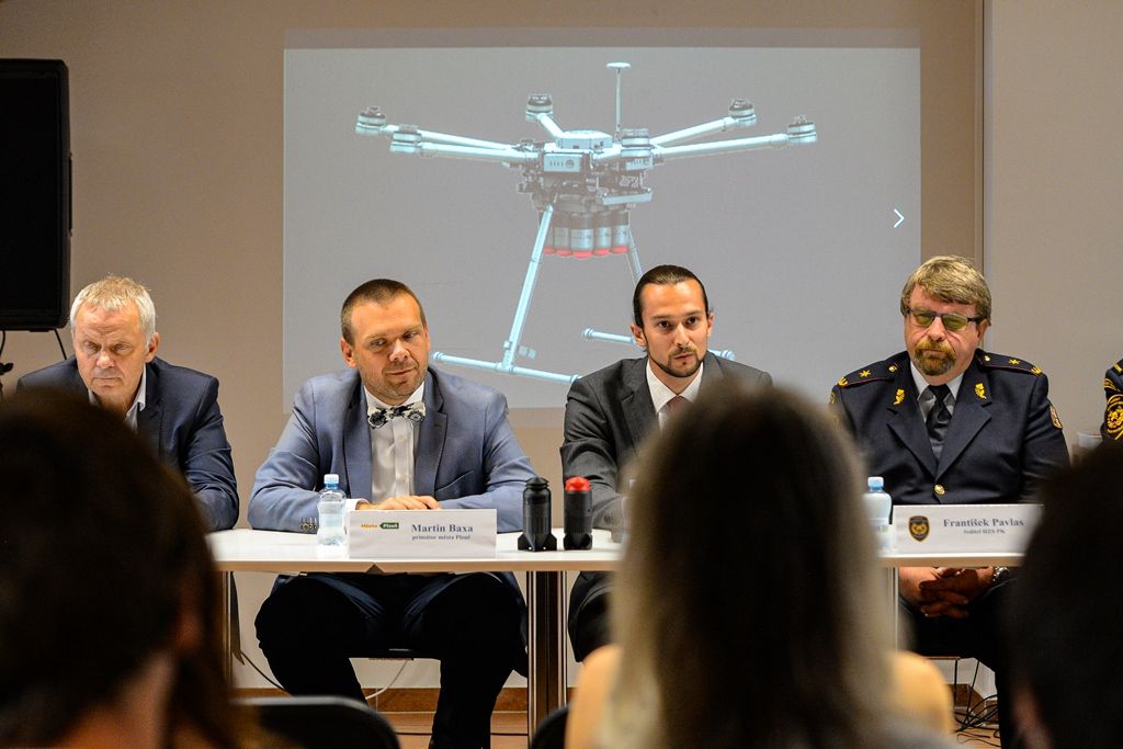 Čidla dronů (foto: M. Pecuch, 13.6.2019)