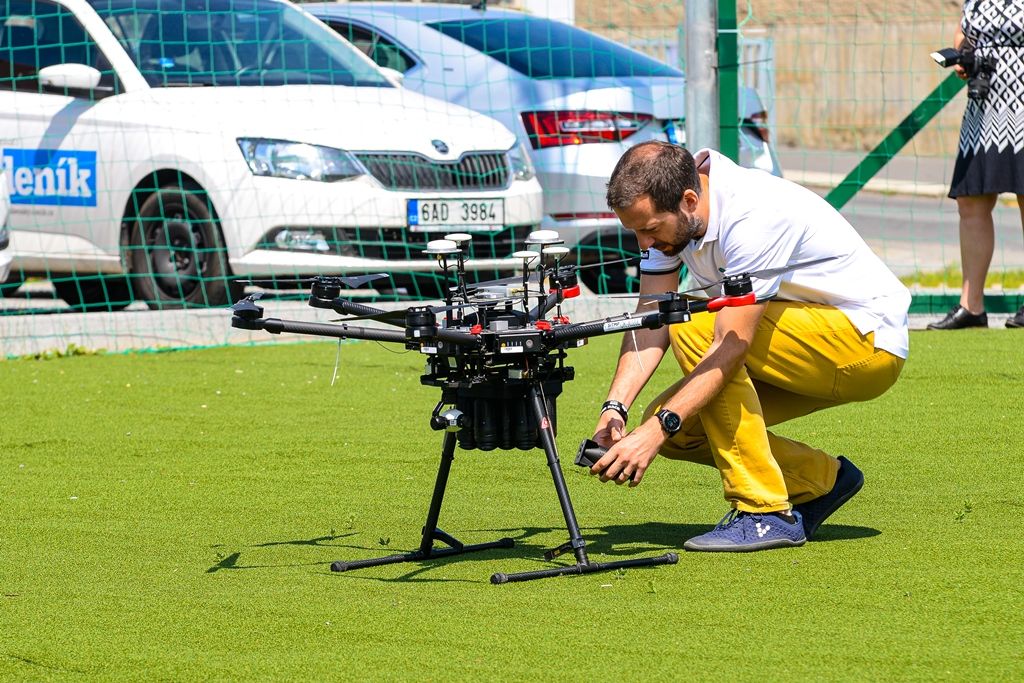 Čidla dronů (foto: M. Pecuch, 13.6.2019)