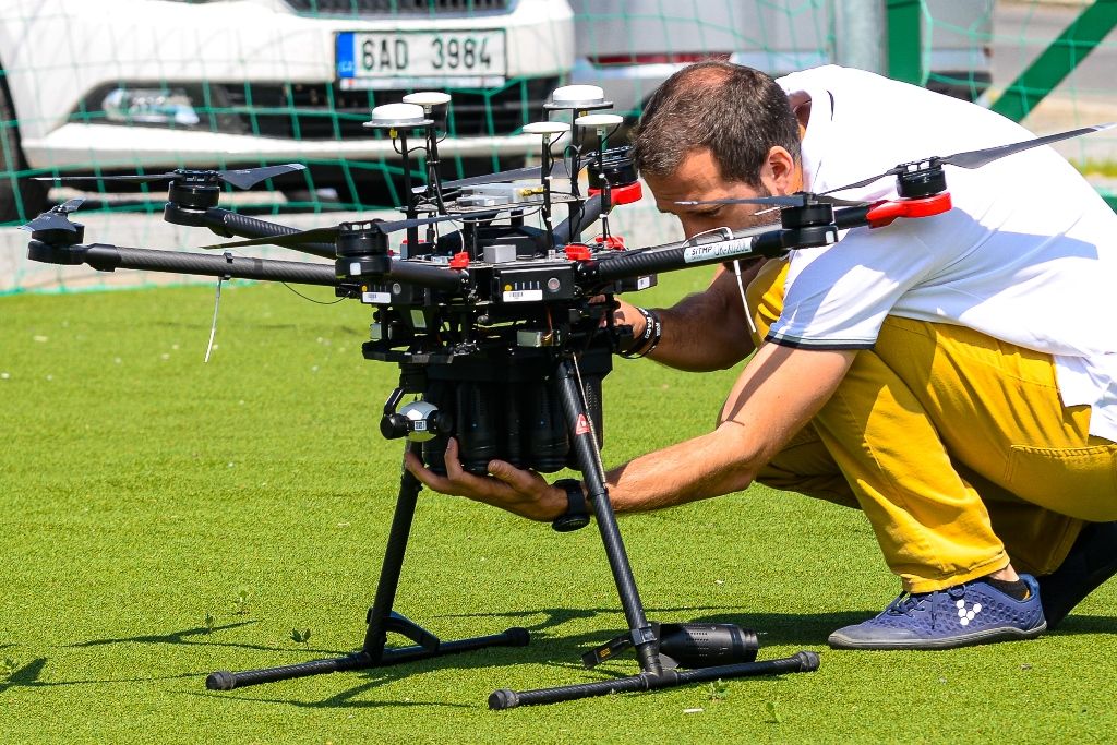 Čidla dronů (foto: M. Pecuch, 13.6.2019)