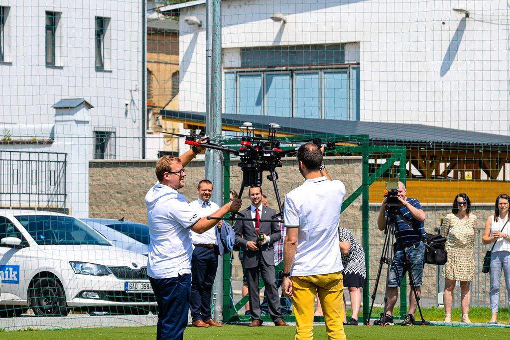 Čidla dronů (foto: M. Pecuch, 13.6.2019)