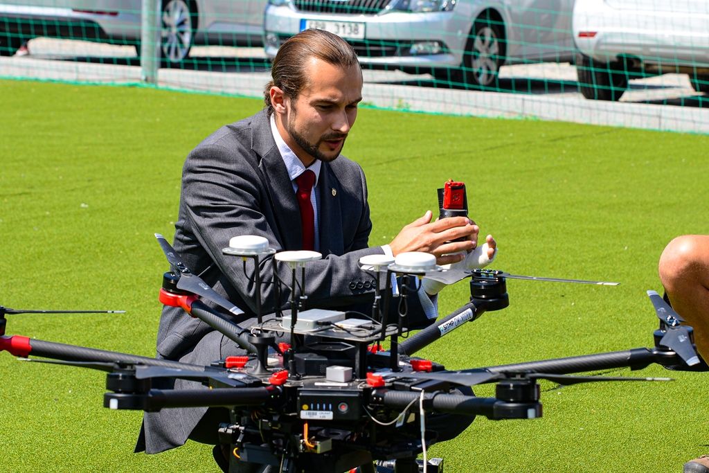 Čidla dronů (foto: M. Pecuch, 13.6.2019)