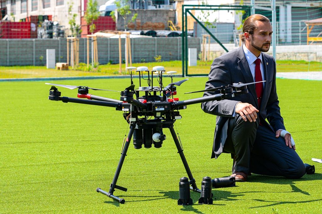 Čidla dronů (foto: M. Pecuch, 13.6.2019)