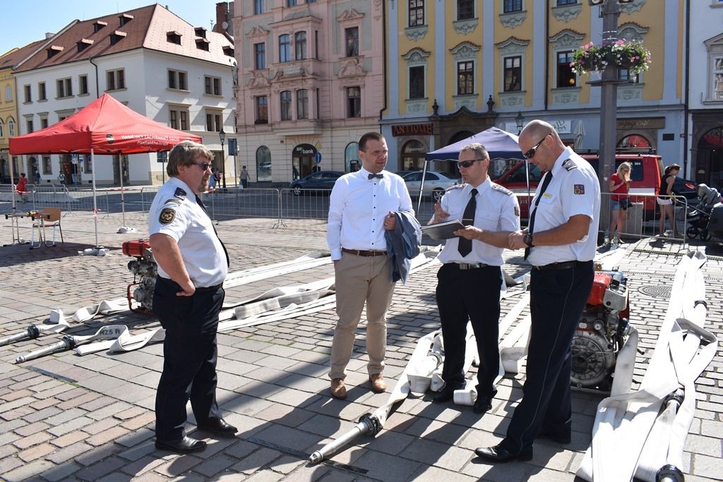 Nejtvrdší hasič přežije (foto: E. Barborková, 14.6.2019)