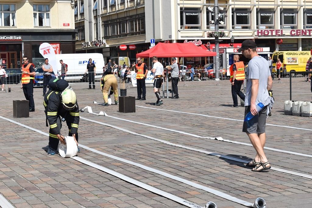 Nejtvrdší hasič přežije (foto: E. Barborková, 14.6.2019)