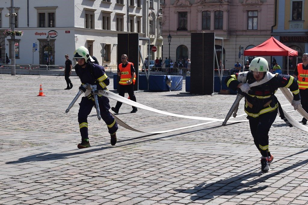 Nejtvrdší hasič přežije (foto: E. Barborková, 14.6.2019)