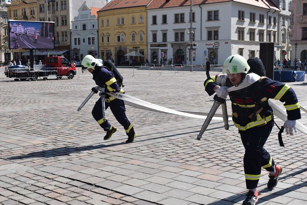 Nejtvrdší hasič přežije (foto: E. Barborková, 14.6.2019)