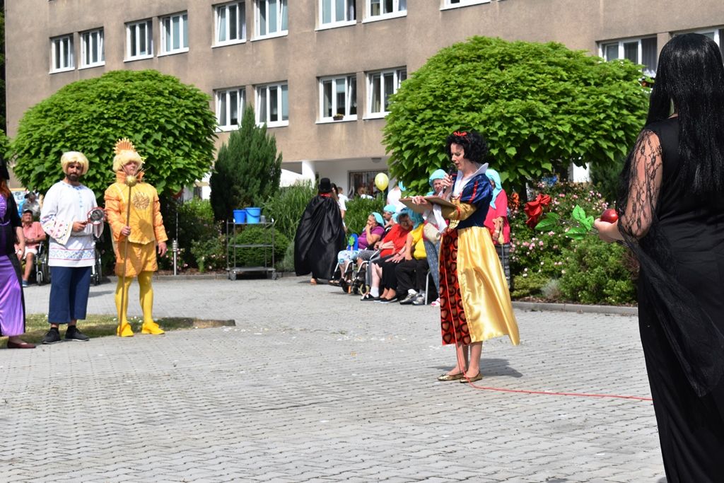 Zahradní slavnost (fotografie: M. Fialová, 19.6.2019)