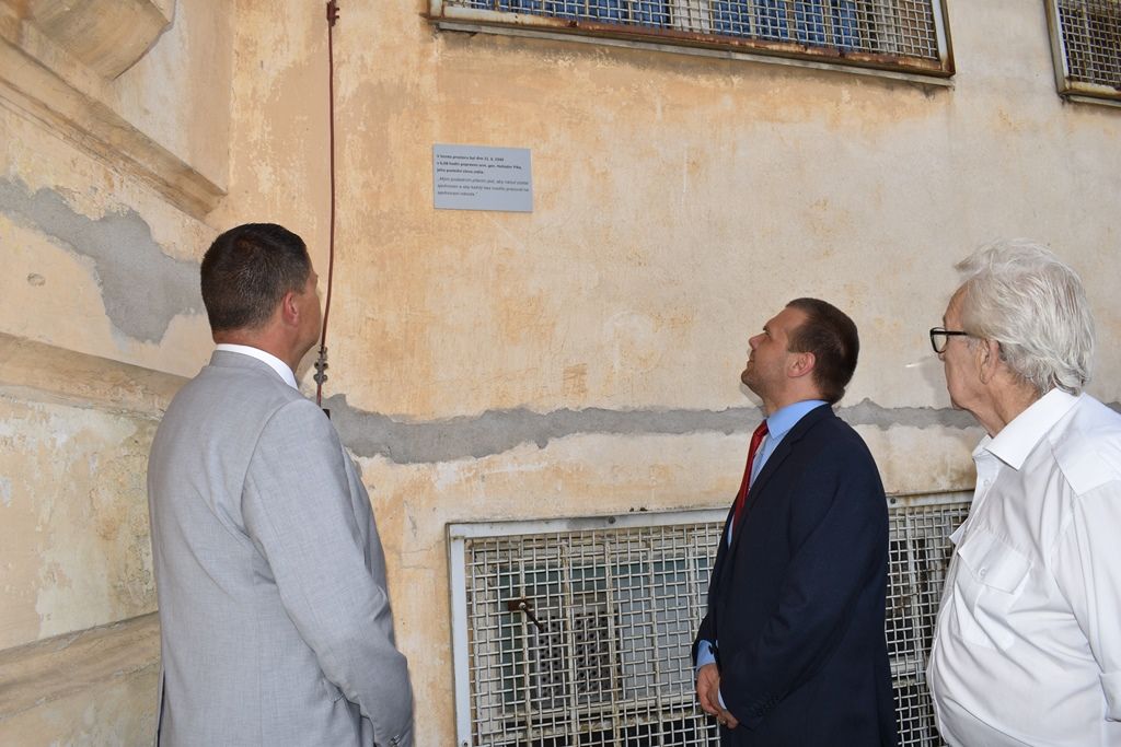 Pietní akt za Heliodora Píku (fotografie: A. Jarošová, 21.6.2019)