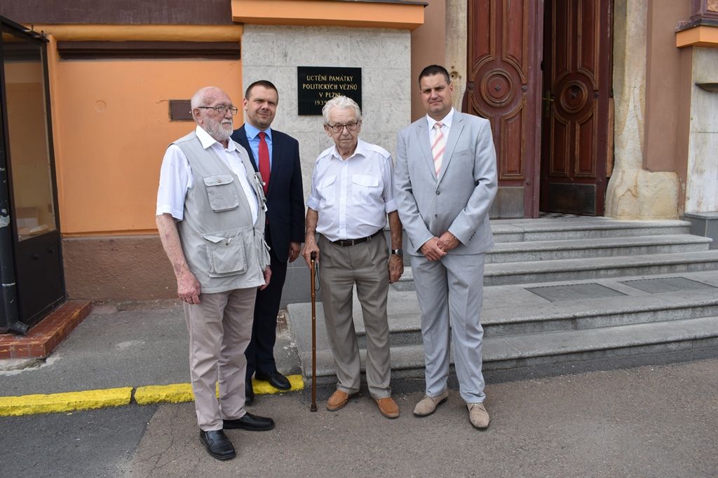 Pietní akt za Heliodora Píku (fotografie: A. Jarošová, 21.6.2019)