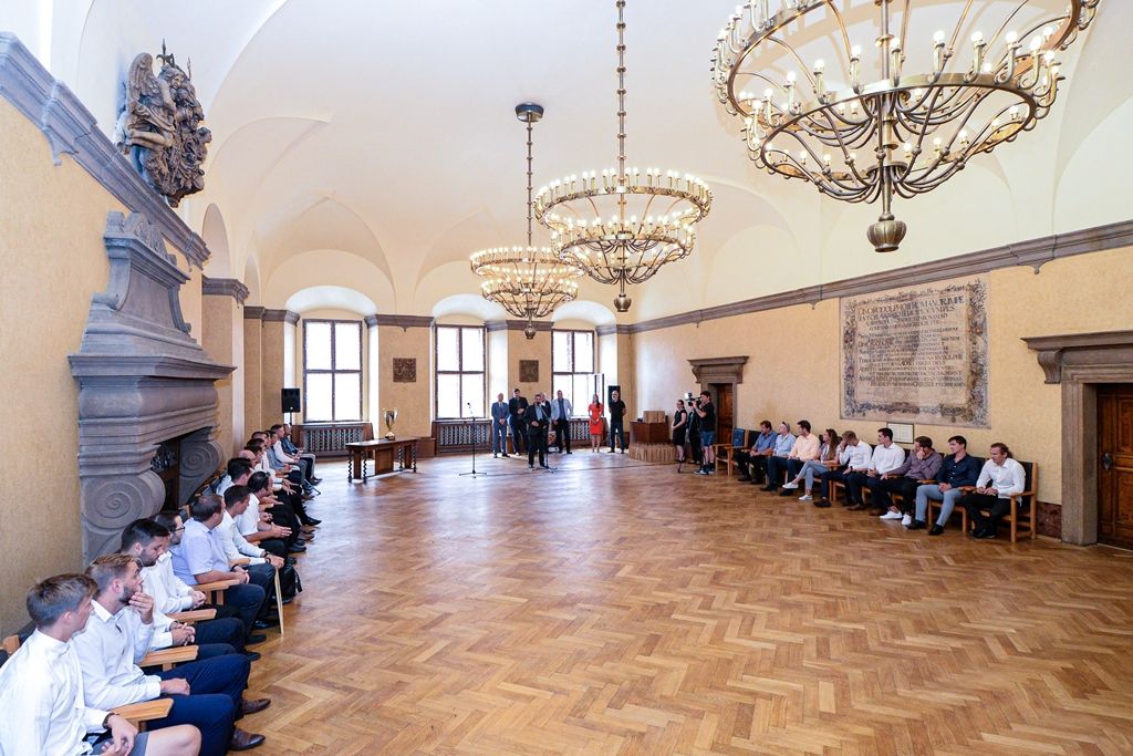 Přijetí mistrů ČR v házené a pozemním hokeji (foto: M. Pecuch, 22.7.2019)