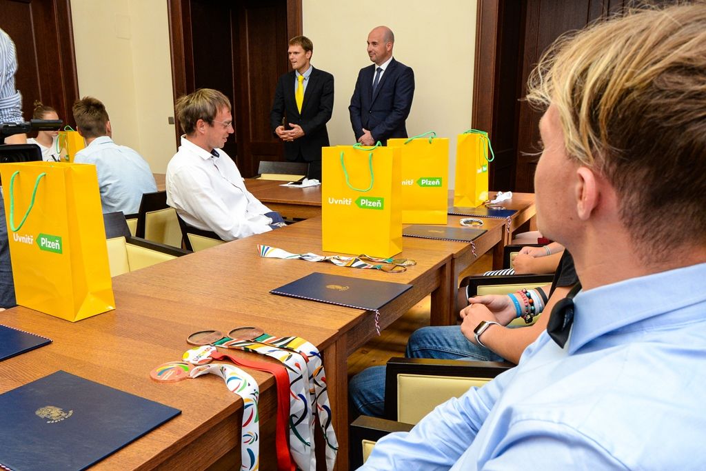 Plzeňští medailisté z Olympiády dětí a mládeže se pochlubili cennými kovy na radnici