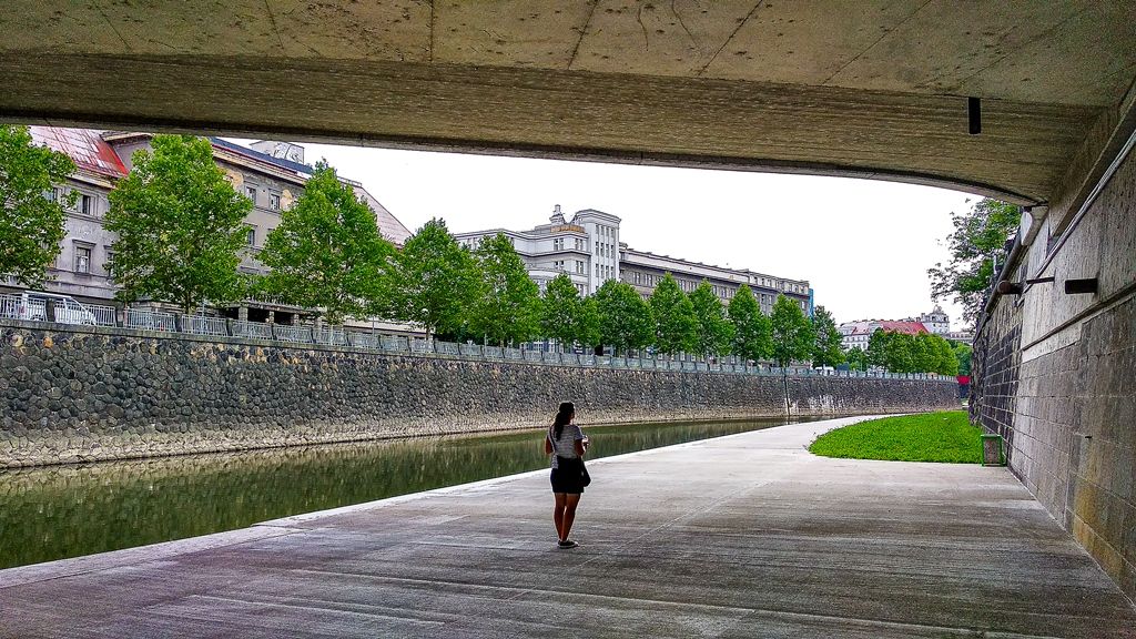 Náplavka na Radbuze v Plzni (foto: M. Pecuch, 8.8.2019)