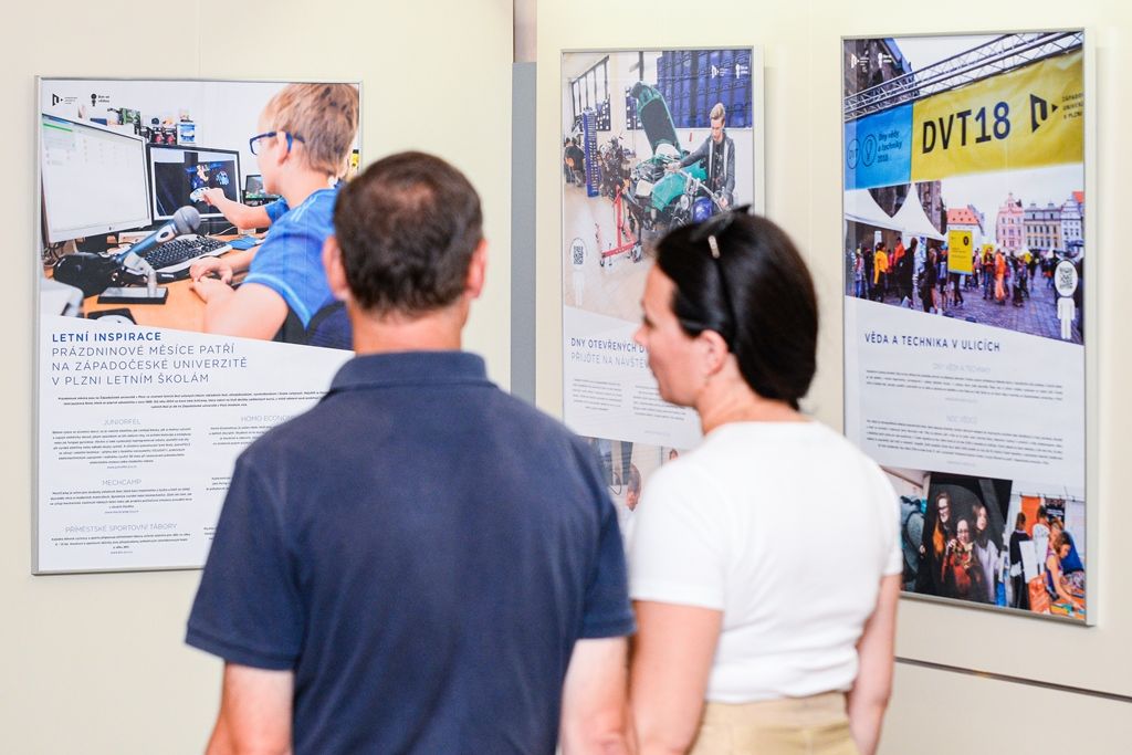 Vernisáž výstavy Studuj a bav se vědou