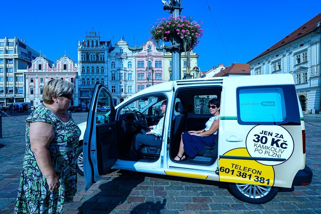 Nové vozidlo služby Senior Expres (foto: M. Pecuch, 30.8.2019)