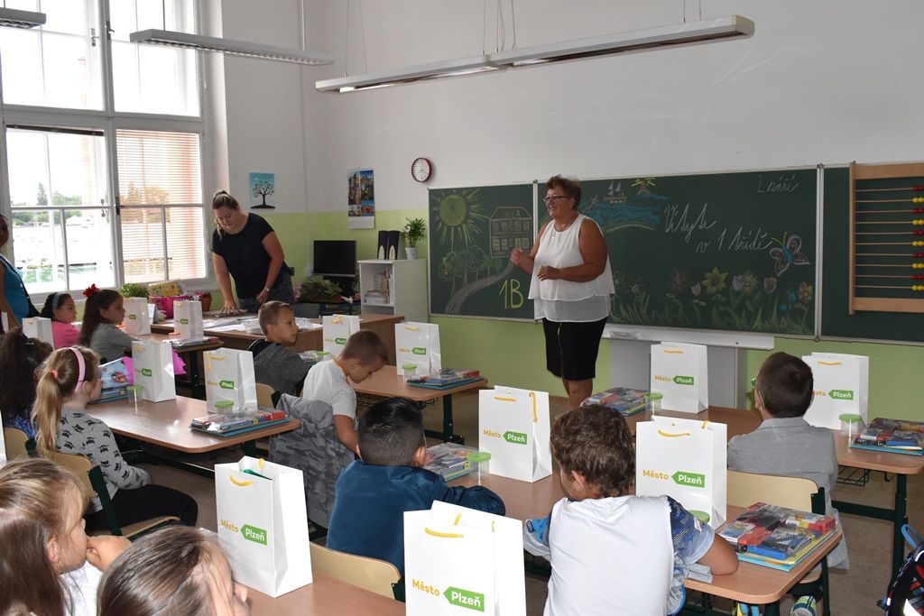 Do prvních tříd v Plzni dnes nastoupilo kolem 1600 prvňáčků (foto: M. Pecuch/A. Jarošová, 2.9.2019)