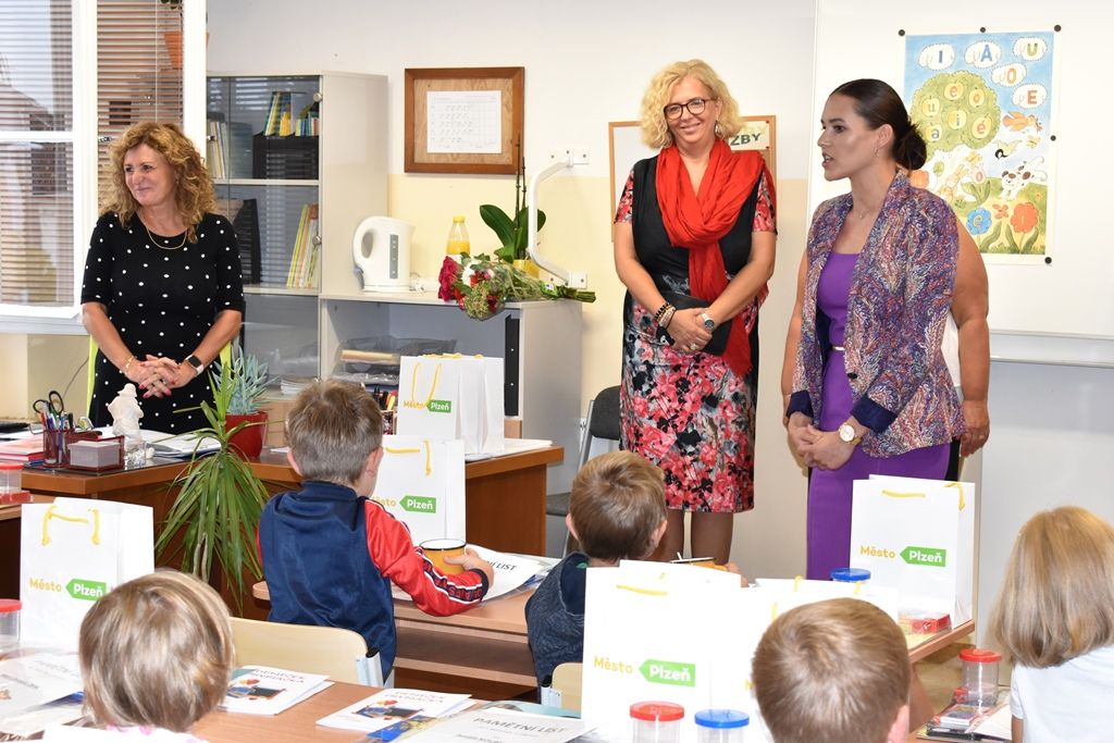 Do prvních tříd v Plzni dnes nastoupilo kolem 1600 prvňáčků (foto: M. Pecuch/A. Jarošová, 2.9.2019)