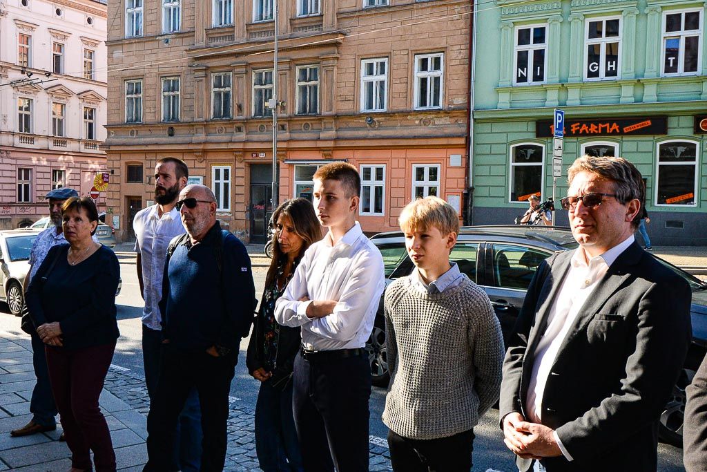 Položení kamenů zmizelých - Americká 9 v Plzni (foto: M. Pecuch, 3.9.2019)