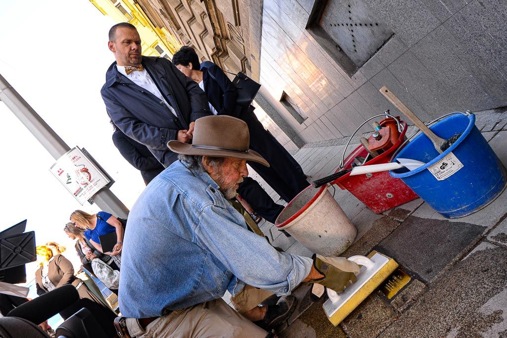 Položení kamenů zmizelých - Americká 9 v Plzni (foto: M. Pecuch, 3.9.2019)