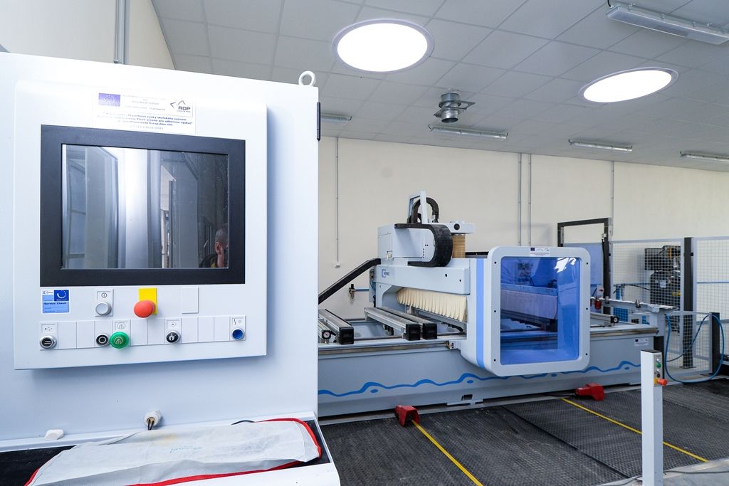 Učňové ve stavebnictví mají pro výcvik novou halu (foto: M. Pecuch, 6.9.2019)