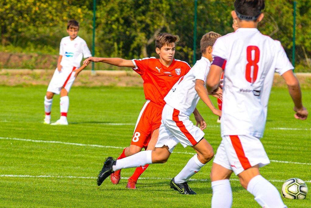 Sportovní areál pro talentované fotbalisty i žáky (foto: M. Pecuch, 11.9.2019)