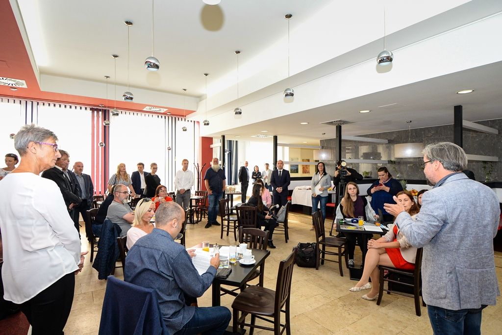 Otevření nového dětského bazénu na Slovanech (foto: M. Pecuch, 18.9.2019)