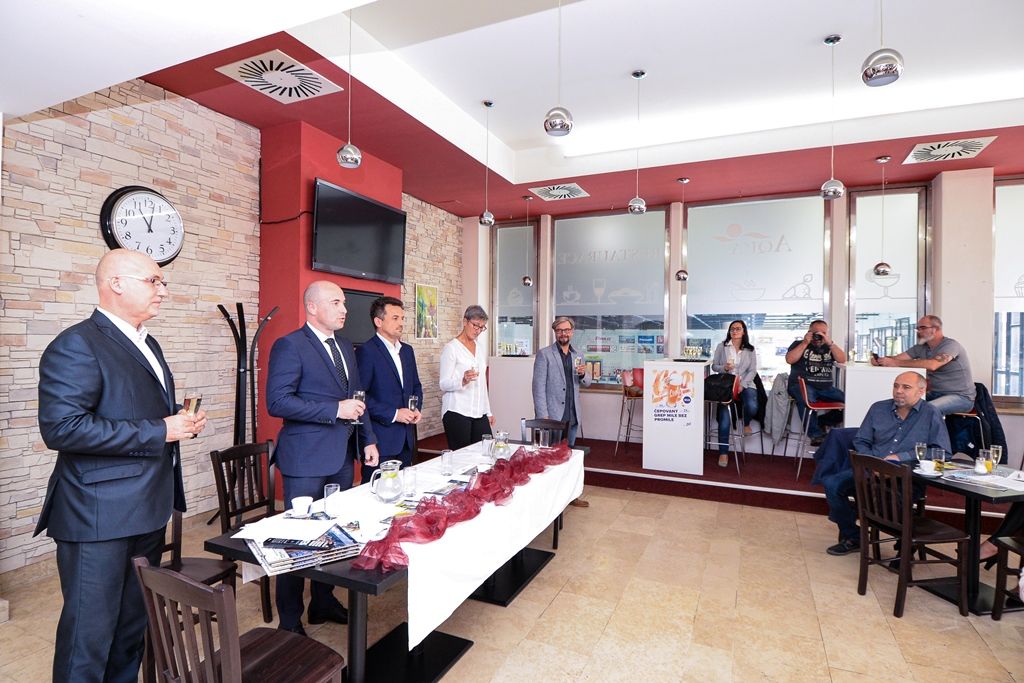 Otevření nového dětského bazénu na Slovanech (foto: M. Pecuch, 18.9.2019)