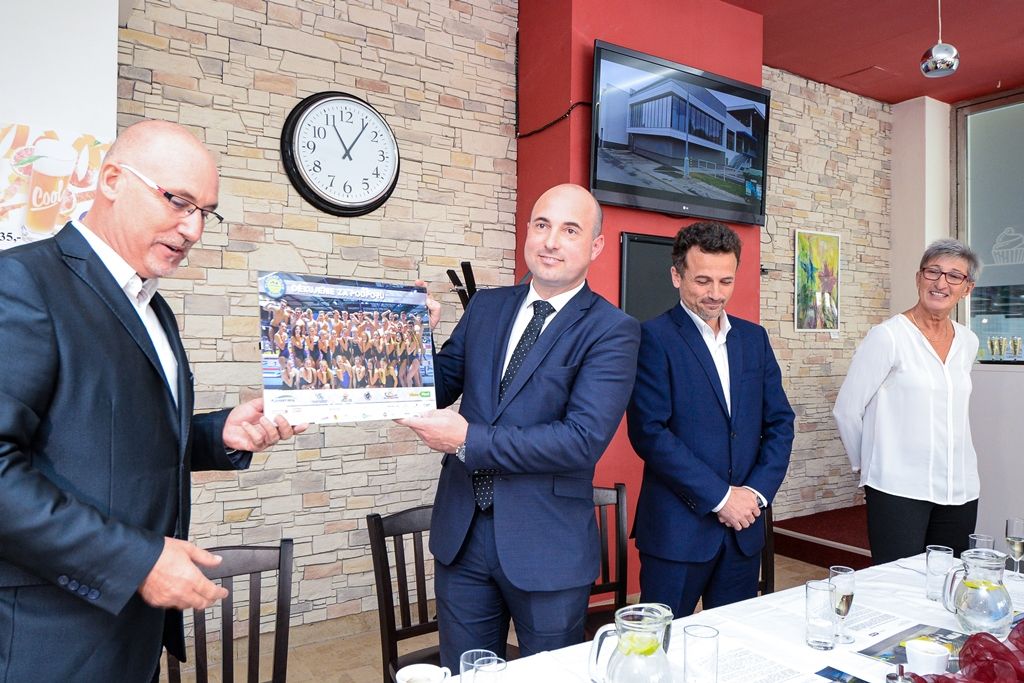 Otevření nového dětského bazénu na Slovanech (foto: M. Pecuch, 18.9.2019)