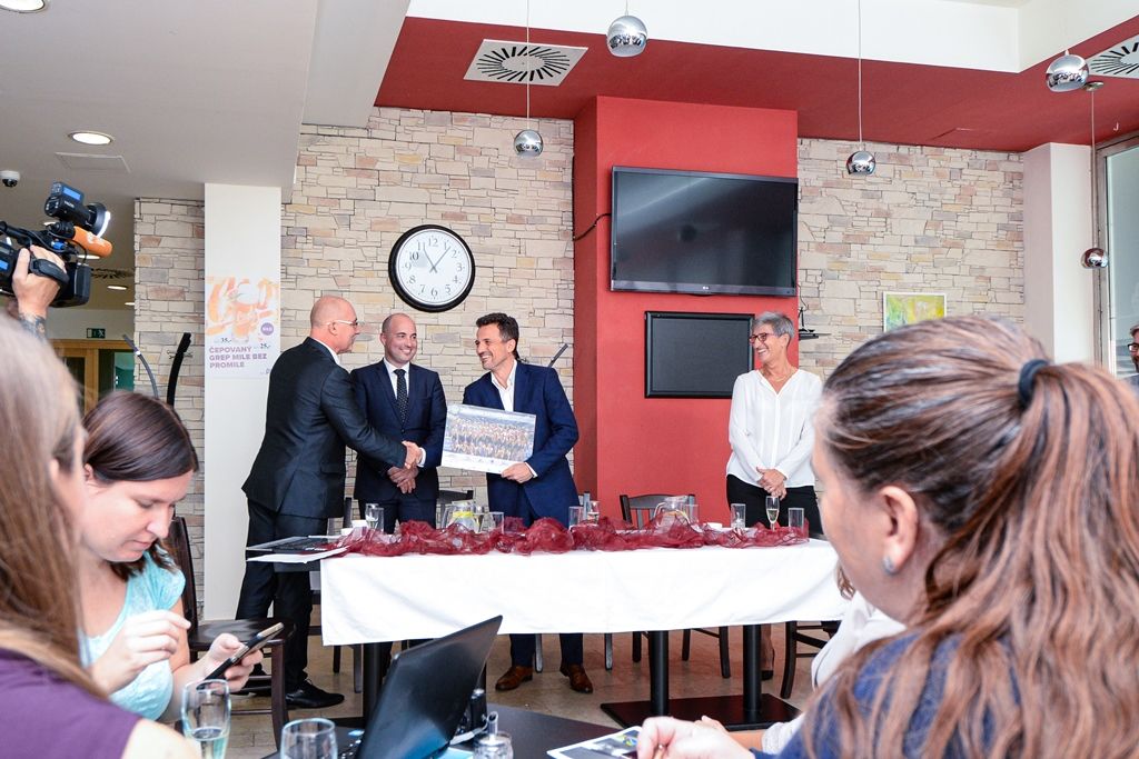 Otevření nového dětského bazénu na Slovanech (foto: M. Pecuch, 18.9.2019)