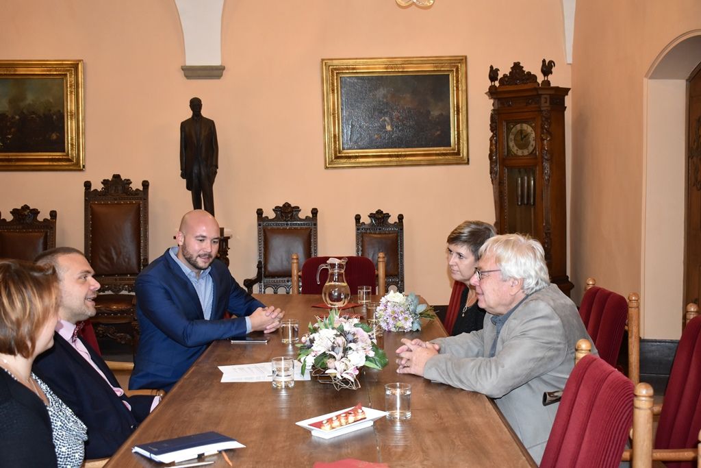 Sbormistr Zdeněk Vimr obdržel medaili za uměleckou činnost (foto: A. Jarošová, 30.9.2019)