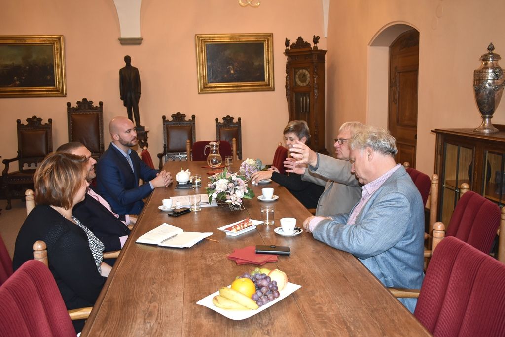 Sbormistr Zdeněk Vimr obdržel medaili za uměleckou činnost (foto: A. Jarošová, 30.9.2019)