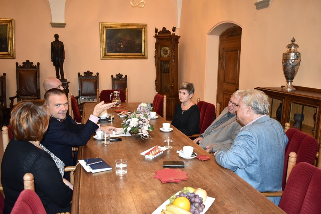 Sbormistr Zdeněk Vimr obdržel medaili za uměleckou činnost (foto: A. Jarošová, 30.9.2019)