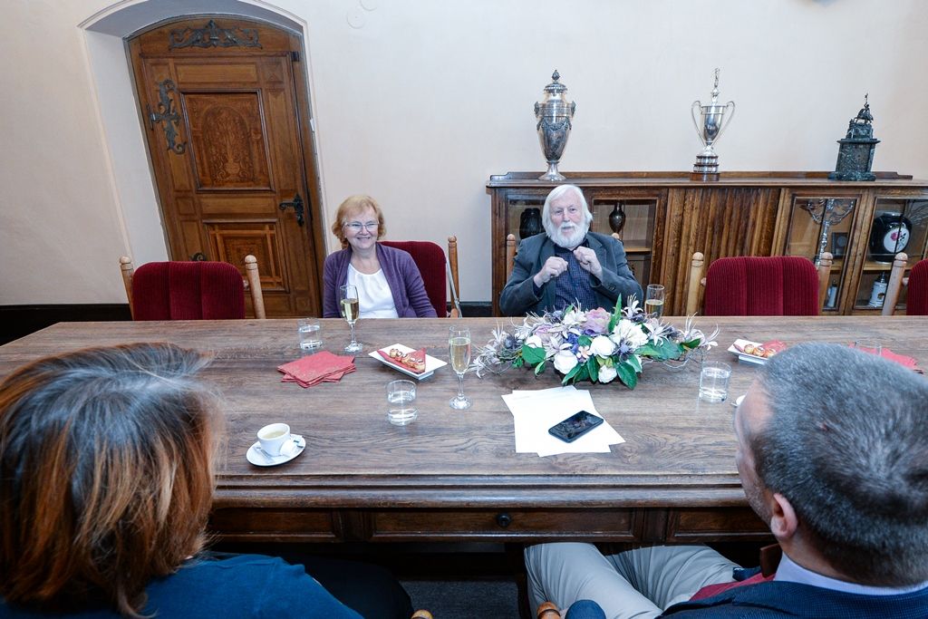 Primátor poblahopřál Janu Loučímovi k životnímu jubileu (foto: M. Pecuch, 8.10.2019)