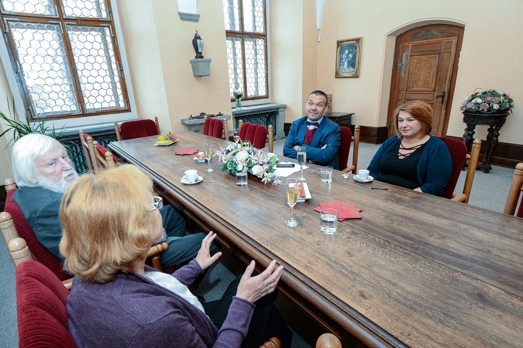 Primátor poblahopřál Janu Loučímovi k životnímu jubileu (foto: M. Pecuch, 8.10.2019)