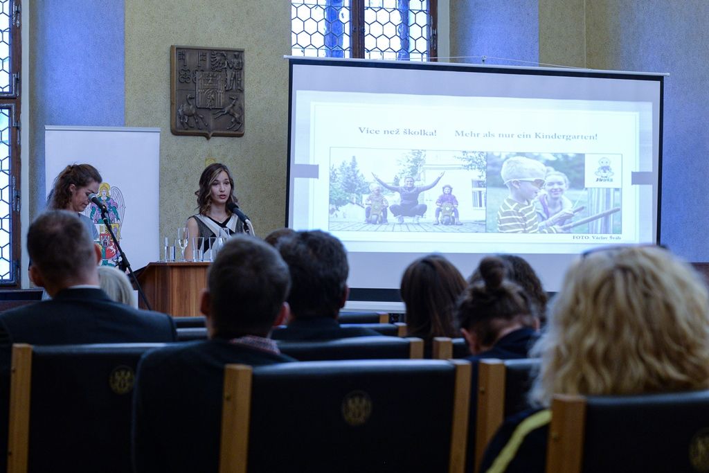 Páté narozeniny oslavila mateřská školka Junikorn (foto: M. Pecuch, 8.10.2019)