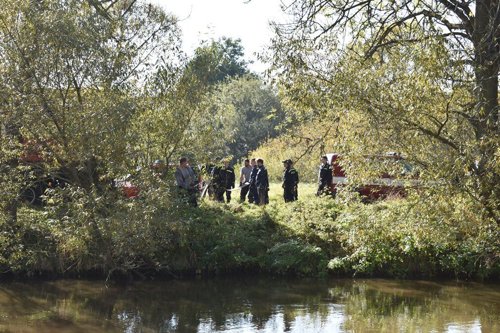 Instalace zařízení na čerpání vody z Radbuzy (foto: A. Jarošová, 14.10.2019)