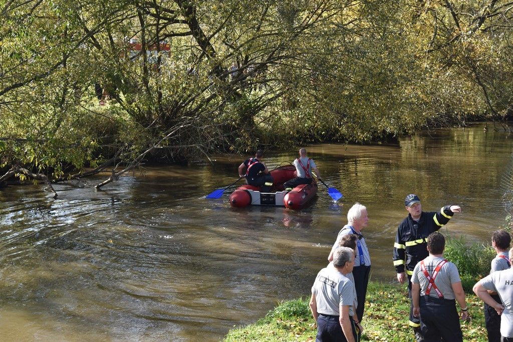 Instalace zařízení na čerpání vody z Radbuzy (foto: A. Jarošová, 14.10.2019)