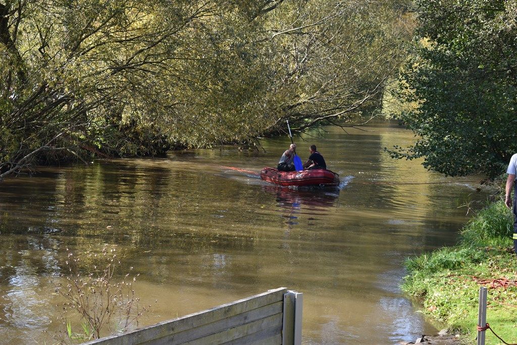 Instalace zařízení na čerpání vody z Radbuzy (foto: A. Jarošová, 14.10.2019)