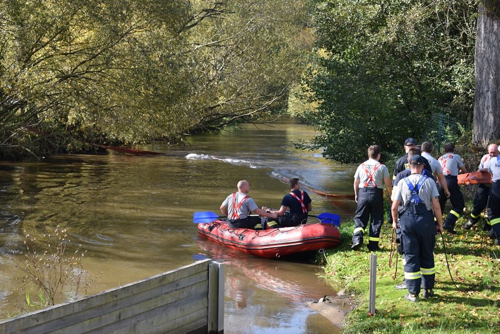 Instalace zařízení na čerpání vody z Radbuzy (foto: A. Jarošová, 14.10.2019)