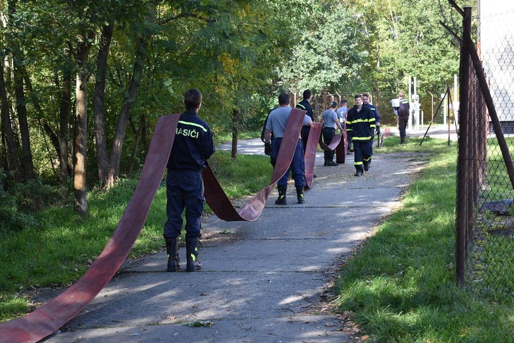 Instalace zařízení na čerpání vody z Radbuzy (foto: A. Jarošová, 14.10.2019)